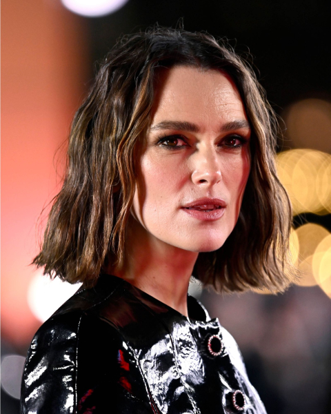 Long ripped bob with subtle highlights on Keira Knightley.